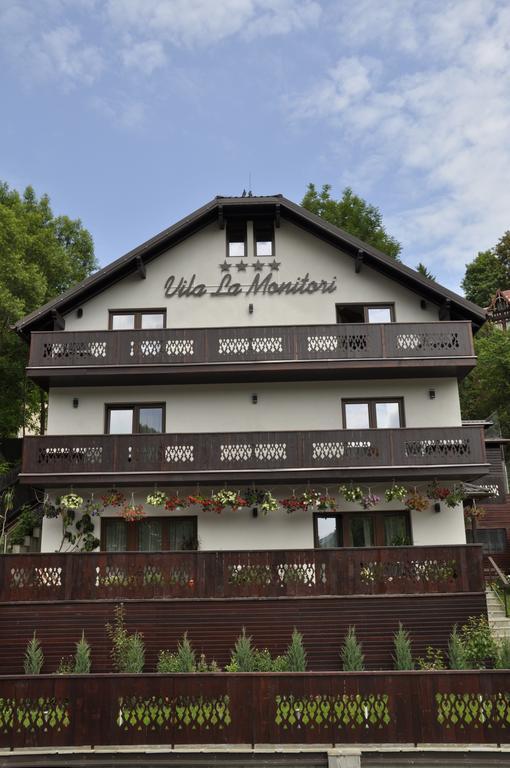Hotel La Monitori Sinaia Habitación foto